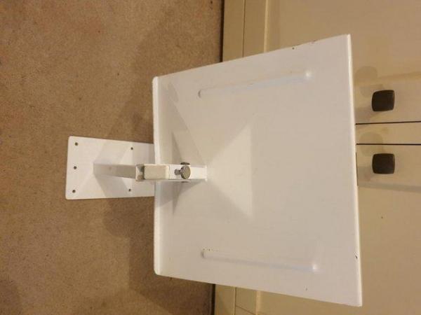 Image 1 of Robust variable wall mounting for  small tv's, monitors,