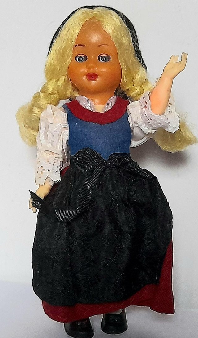 Preview of the first image of ASTRID ** A SCANDINAVIAN DOLL 15 cm tall GOOD.