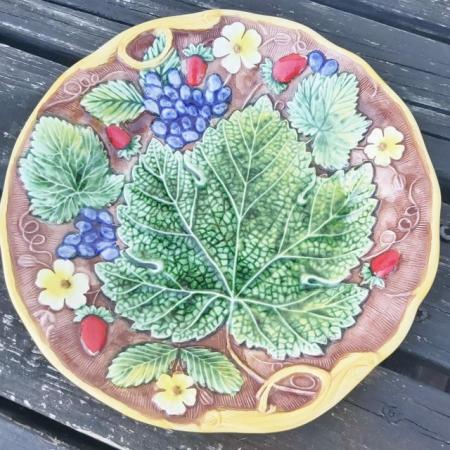 Image 2 of £20 Italian decorative plate with leaf & fruits design