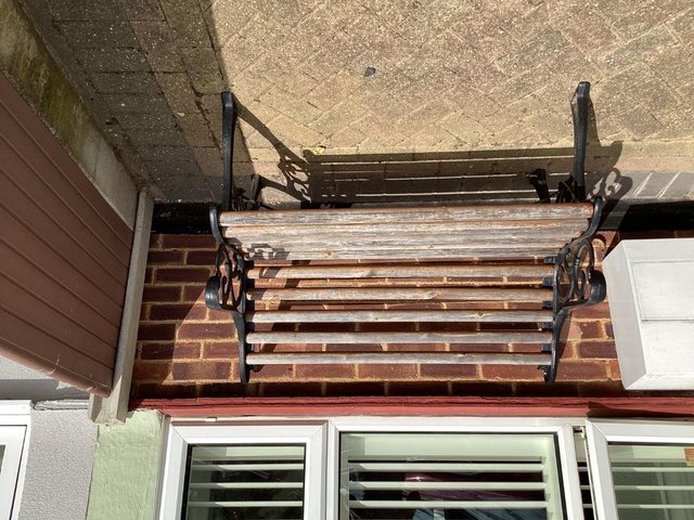 Garden bench ends cast iron, wooden slates