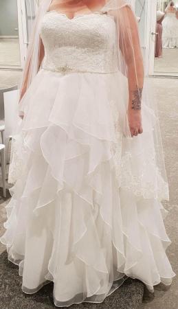 Image 1 of Wedding Dress Never Used Size 22-24