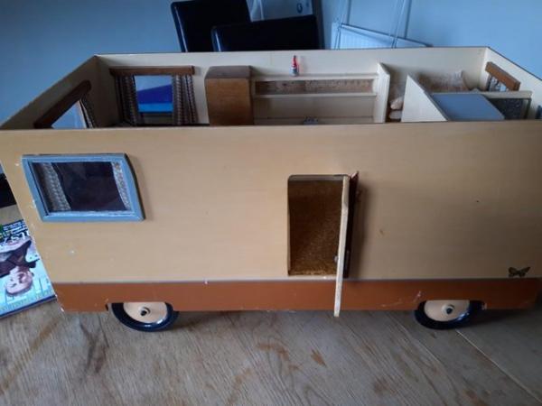 Image 2 of DOLL'S HOUSE SIZE WOODEN CARAVAN CHILDREN'S TOY