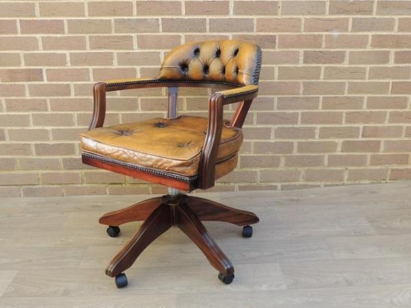 Image 2 of Bankers Chesterfield Padded Chair (UK Delivery)