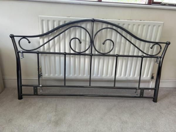 Image 1 of Beautiful bed headboard for a double bed
