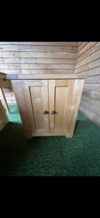 Image 2 of Oak cabinet ideal for fish tank or similar