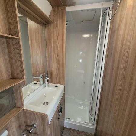 Image 12 of 4 BERTH CARAVAN IN IMMACULATE CONDITION