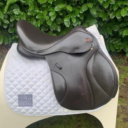 Image 6 of Kent & Masters 17” S-Series Compact saddle