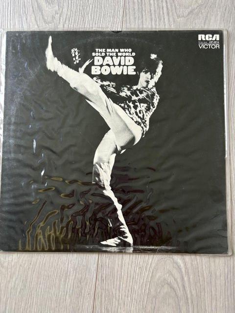 Preview of the first image of David Bowie - The Man Who Sold The World.