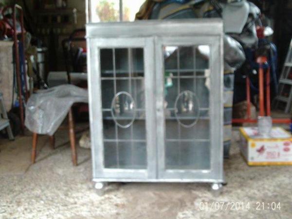 Image 2 of Solid wood display cabinet/bookcase