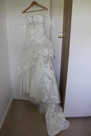 Image 2 of Wedding Dress with Crystal Decorations Size 8