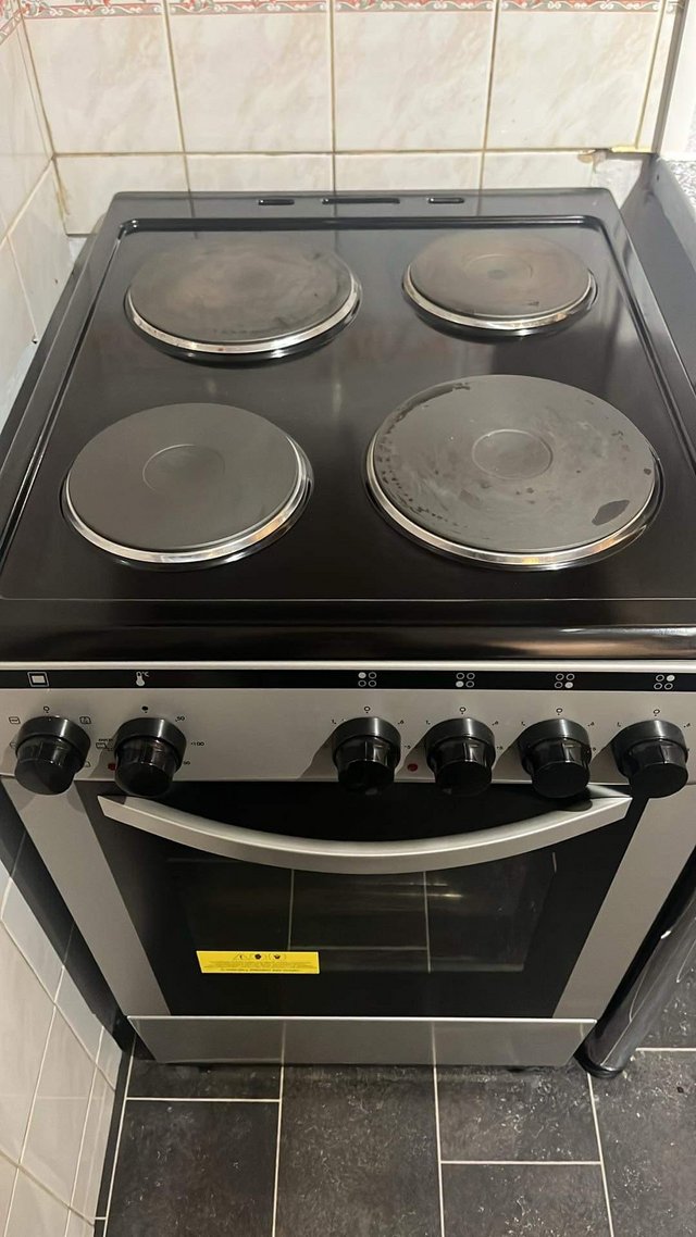 Preview of the first image of Essentials electric oven.