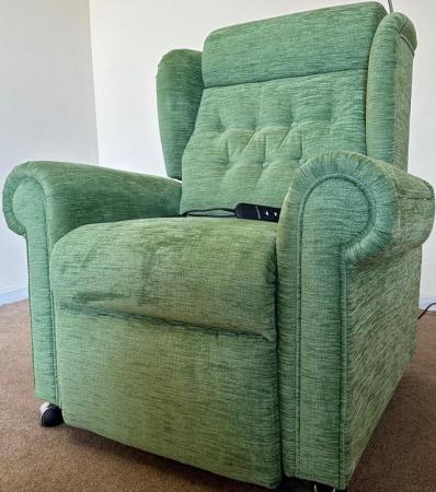 Image 5 of LUXURY ELECTRIC RISER RECLINER GREEN CHAIR ~ CAN DELIVER