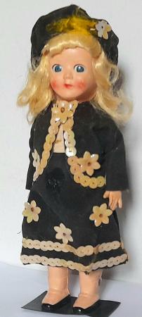 Image 1 of ALINA ** A LATVIAN DRESSED DOLL 17 cm tall GOOD