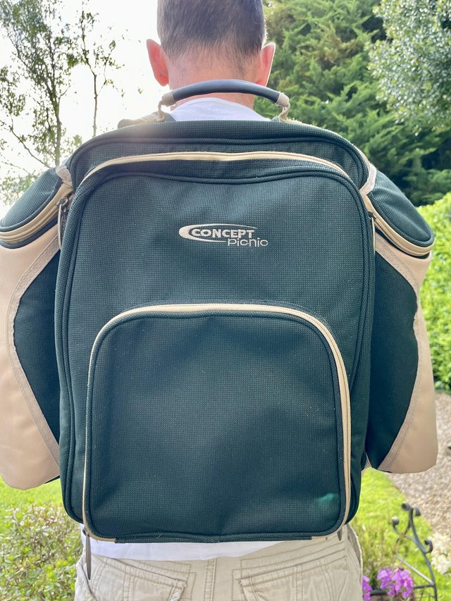 Preview of the first image of 4 person Concept insulated picnic backpack.