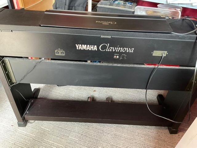 YAMAHA Clavinova CLP-121S Electric Piano — photo 2 of 3