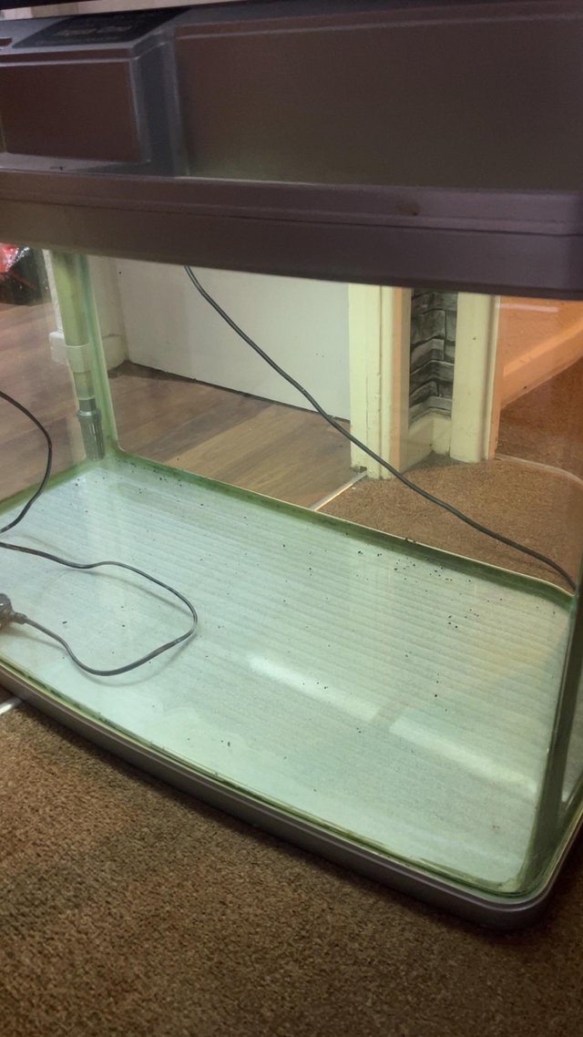 Preview of the first image of aqua style 850 165L fish tank.
