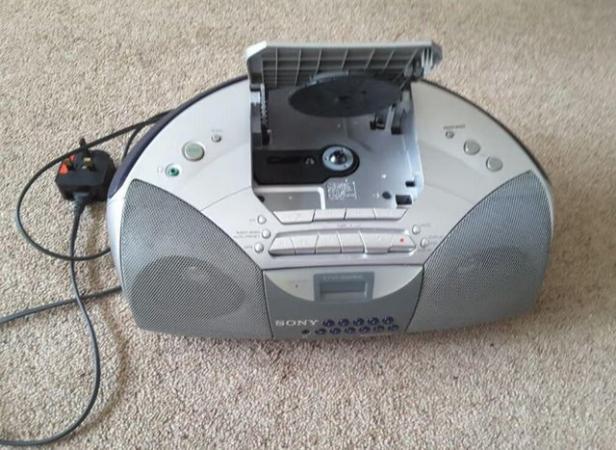Image 2 of SONY CFD-S200L STEREO CD CASSETTE RADIO BOOM BOX PORTABLE
