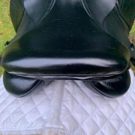 Image 14 of Kent & Masters 17 inch Original Flat-Back saddle