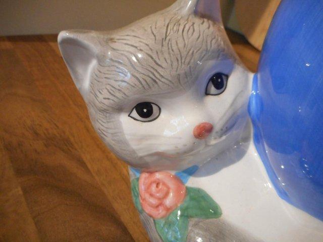 Preview of the first image of LOVELY CAT BISCUIT/COOKIE JAR.