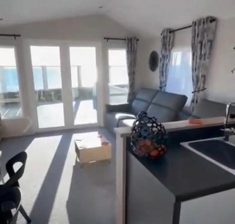 Image 10 of Willerby Linear 3 Bedroom Lodge Seafront Gimblet Rock