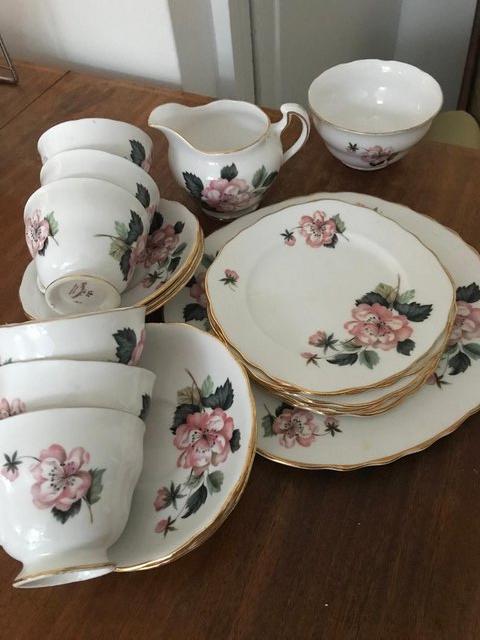 Preview of the first image of Royal Malvern bone china tea service for 6 people.