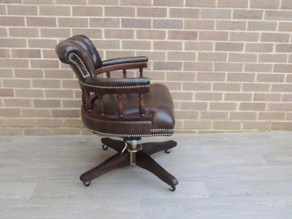 Image 4 of Chesterfield Vintage 4 spoke Captains Chair (UK Delivery)