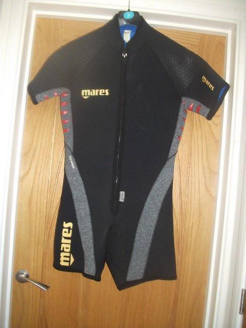 Preview of the first image of MARES SHORTY WET SUIT (mens) excellent condition.