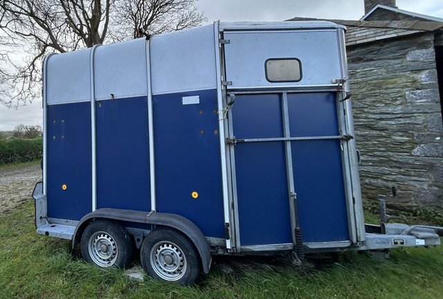 Preview of the first image of Ifor Williams HB510 double horse trailer.