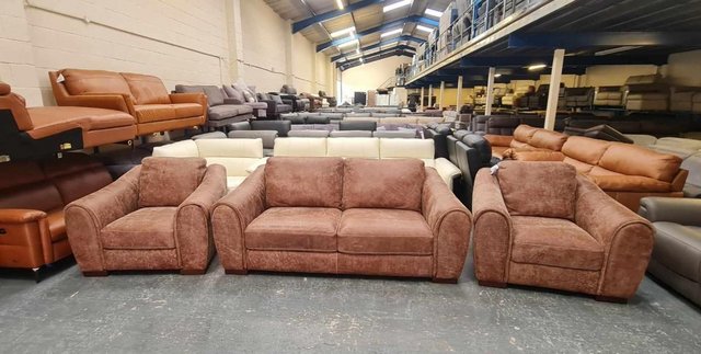 Image 9 of Galleria utah tan leather 2,5 seater sofa and 2 armchairs