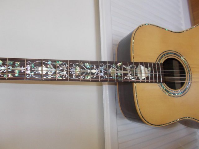 Preview of the first image of Acoustic guitar Antoniotsai  6-string MINT.