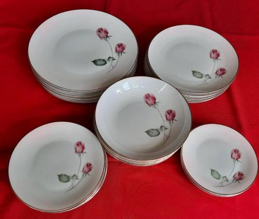 Image 2 of Hutschenreuther Selb china dinner service