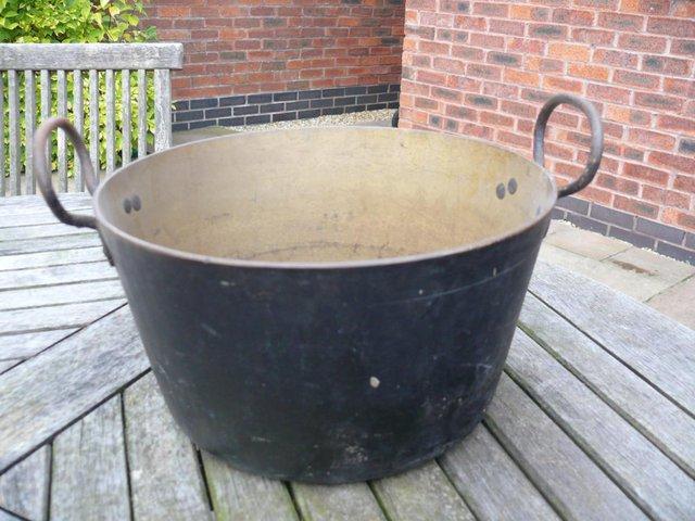 Preview of the first image of Large Vintage Brass preserving pan in excellent condition.