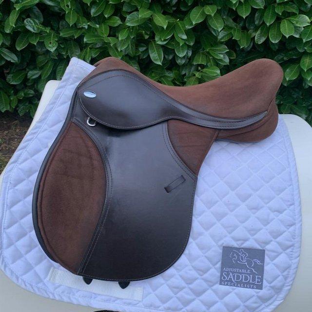 Preview of the first image of Thorowgood T4 16 inch pony saddle.