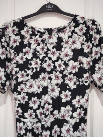 Image 14 of New Wallis Black Floral Summer Lightweight Dress Size 14