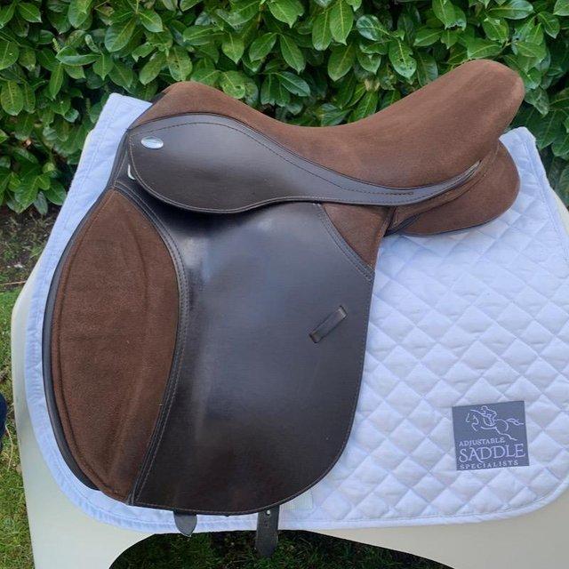 Preview of the first image of Thorowgood T4 17.5 inch cob saddle (S3061).