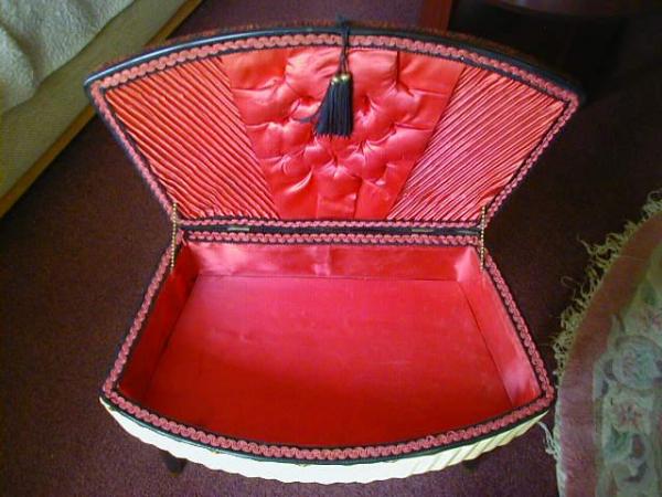 Image 3 of 1970 Sewing stool / basket