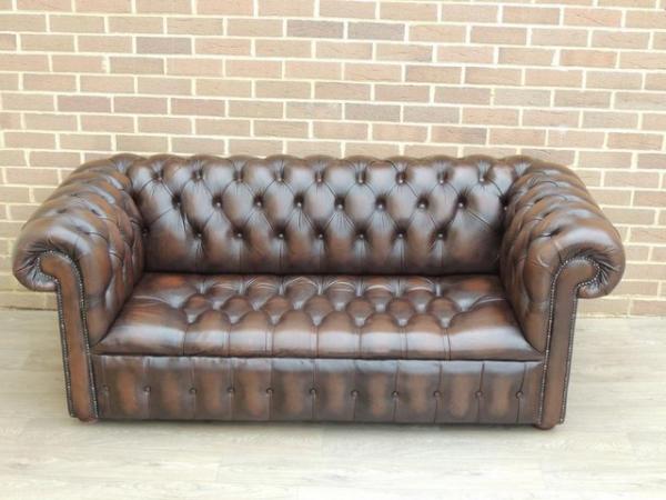 Image 3 of Chesterfield Fully Buttoned Sofa (UK Delivery)