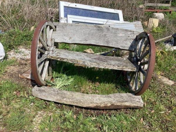 Image 2 of Old oak cartwheel garden bench