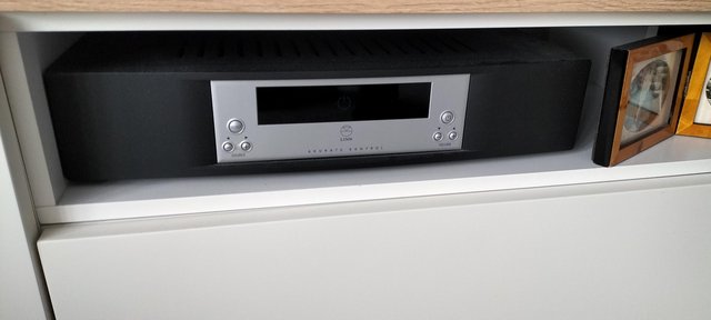Image 3 of Linn Isobarik speakers with Linn pre and power amp.