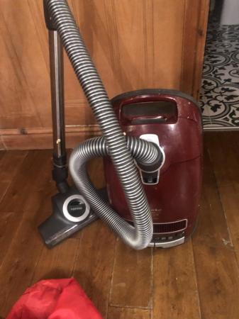 Image 2 of MIELE COMPACT 3 VACUUM CLEANER