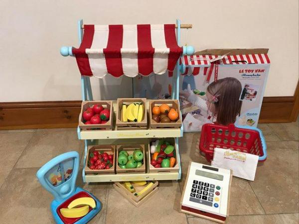 Image 1 of Le Toy Van wooden Market Stall, crates of fruit, scales, til
