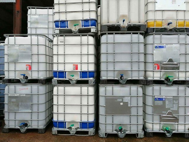 Preview of the first image of 1000 litre IBC container.