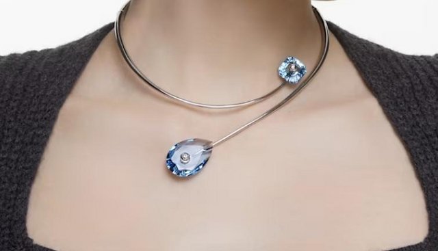 Image 2 of Numina necklace Blue, Rhodium plated