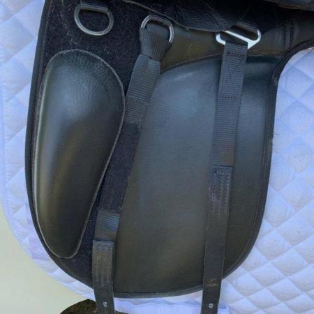Image 2 of Thorowgood T4 17.5 inch cob dressage saddle