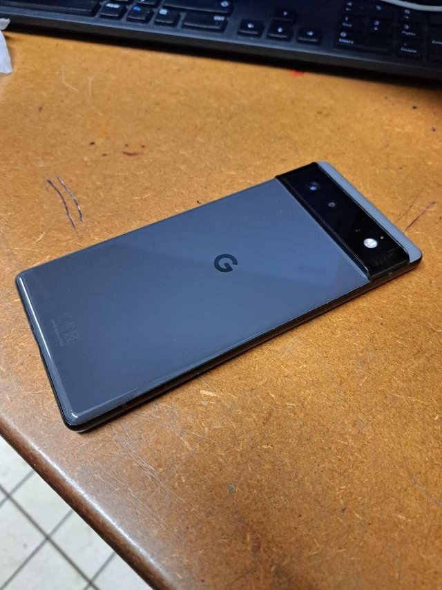 Preview of the first image of Google Pixel 6 128GB Grey/Black.
