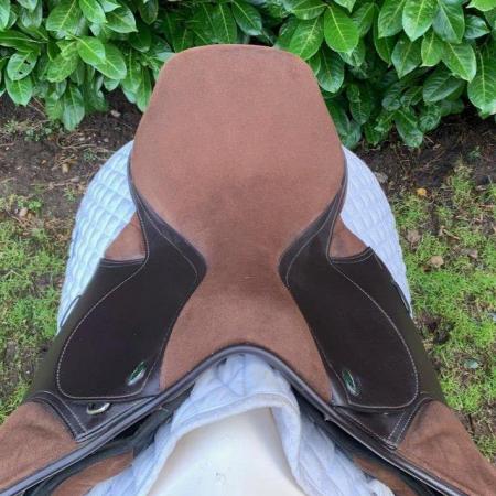 Image 7 of Thorowgood T4 17.5 inch cob saddle