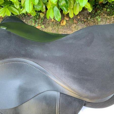 Image 14 of Thorowgood T4 17.5 inch cob dressage saddle