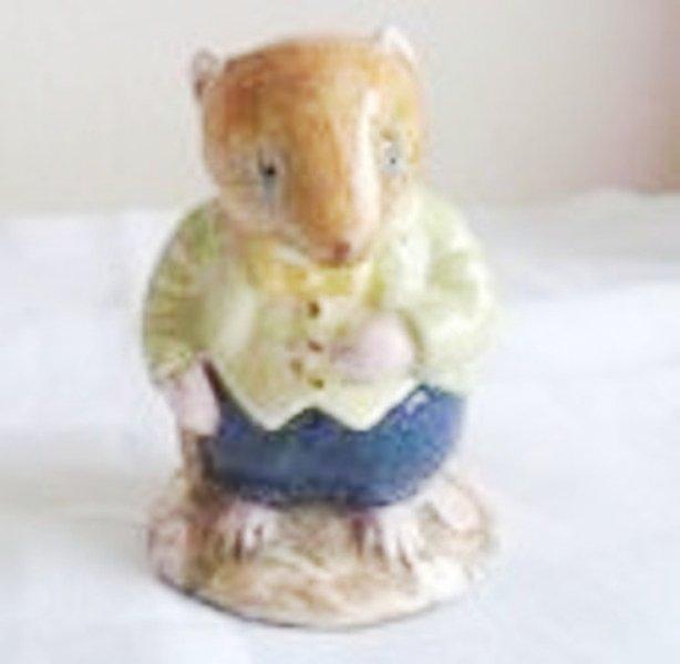 Preview of the first image of ROYAL DOULTON RARE ORIGINAL BRAMBLY HEDGE FIGURE "OLD VOLE".
