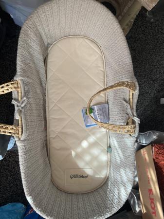 Image 2 of Moses basket with mattress covers and sheets