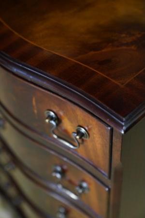 Image 13 of Georgian Style Mahogany Serpentine Drawers Bedside Cabinet